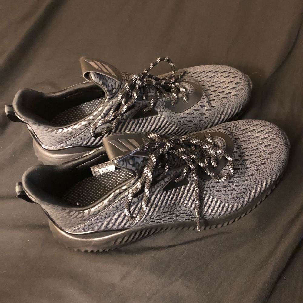 adidas performance Alphabounce 7.5 NEVER WORN